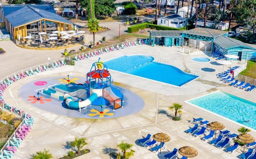 Campingplatz Mh T003 3 38m2 Annee Juin 2021 Clim Tv Lave Vaisselle Dans 4 Etoiles Saint-Julien-en-Born
